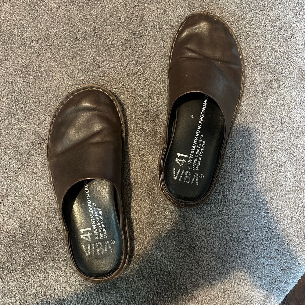 VIBA Brown Leather Slides Shoes